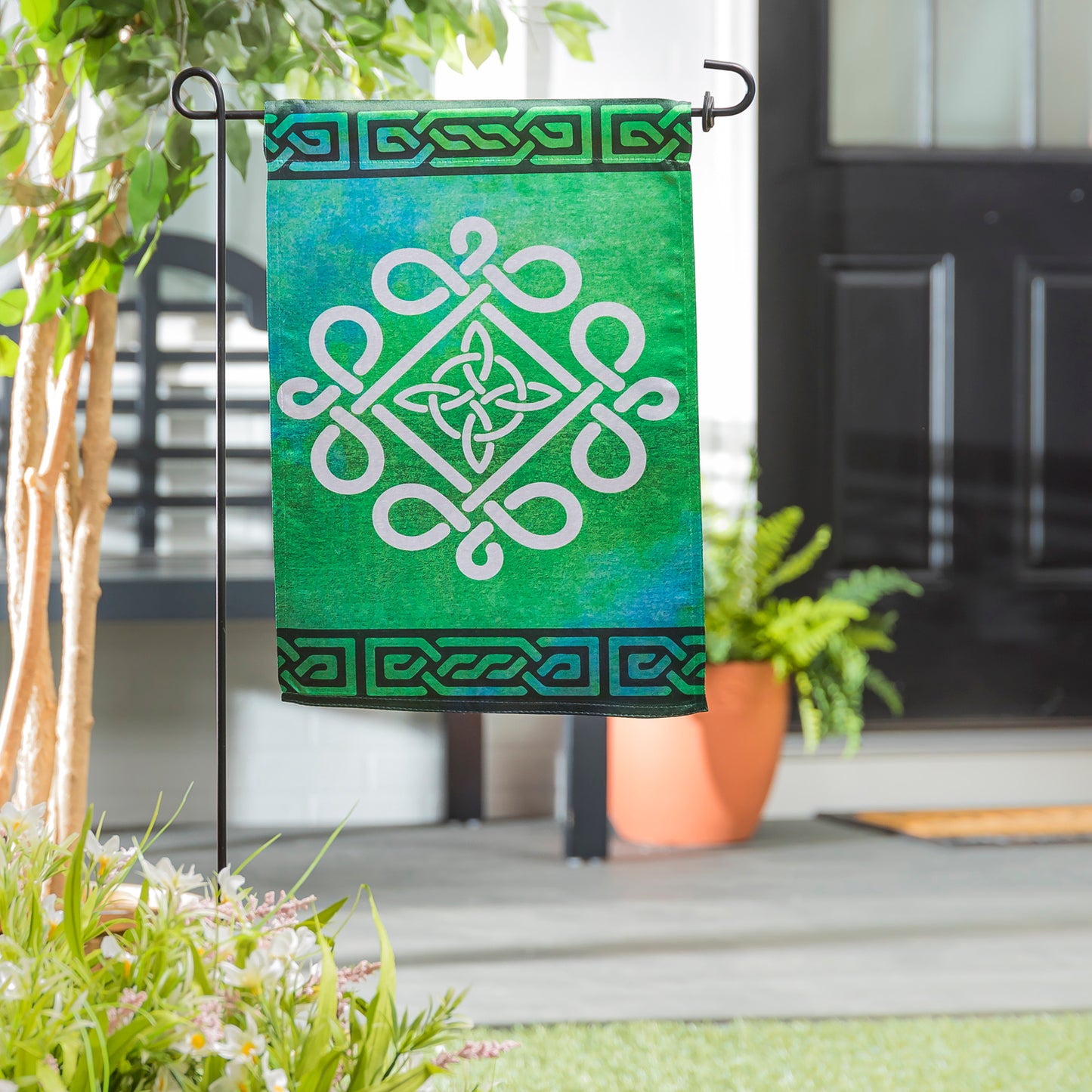 Celtic Green Lustre Garden Flag