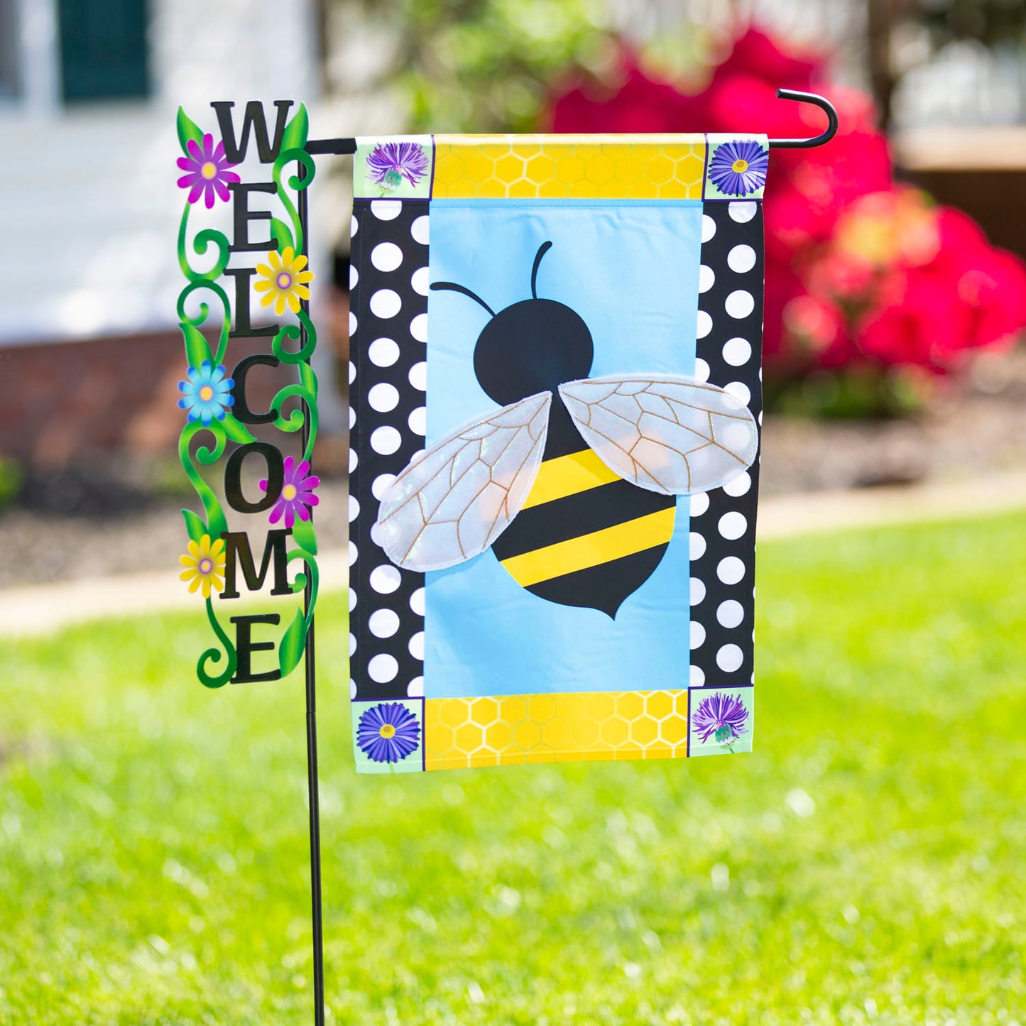 Bee with Border Applique Garden Flag; Polyester 12.5"x18"