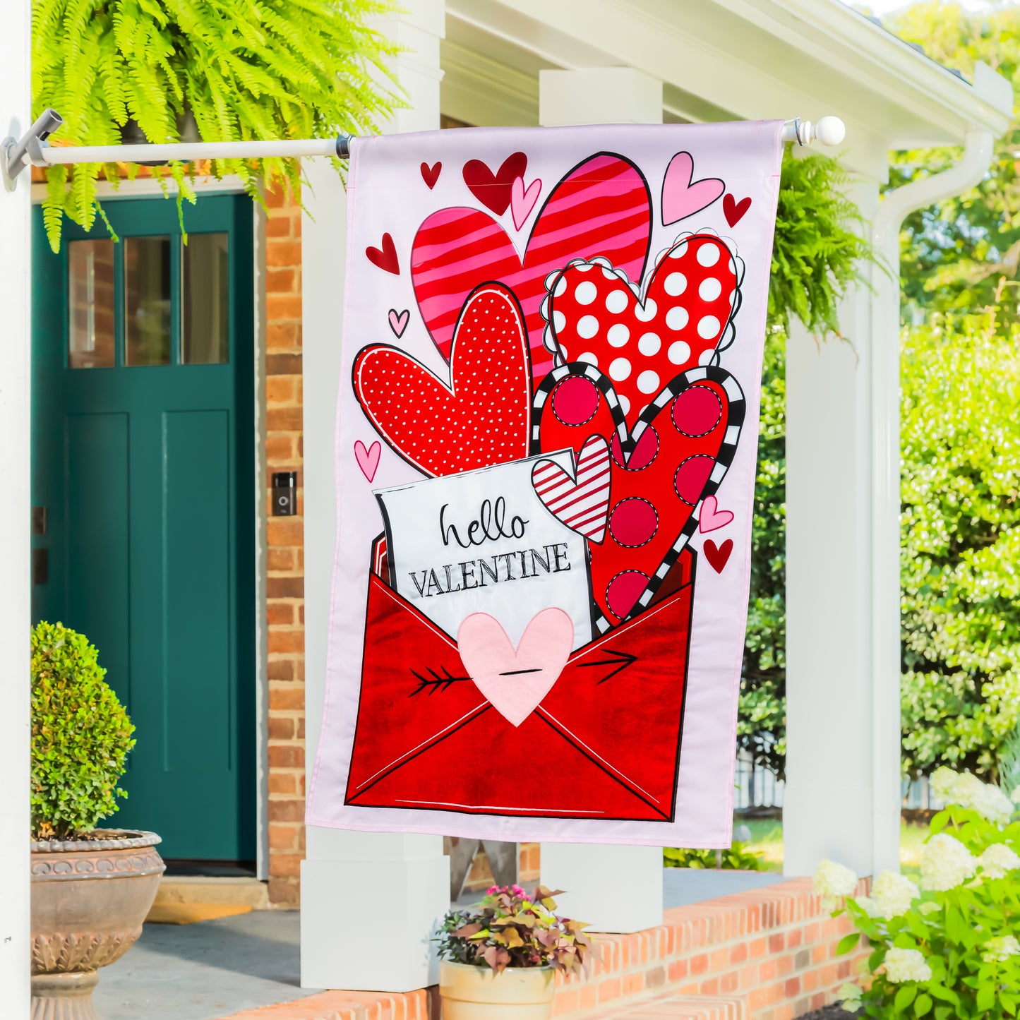 Sending Love Valentine's Day Printed/Applique House Flag; Polyester 28"x44"