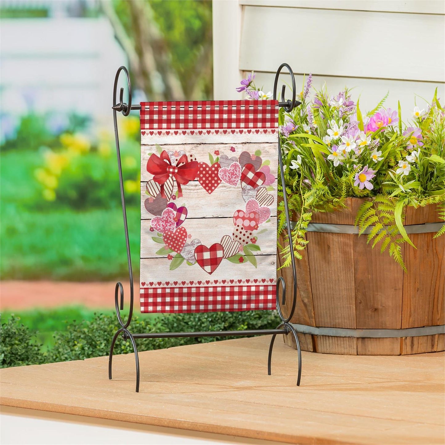 Country Heart Wreath Burlap Garden Flag; Polyester 12.5"x18"