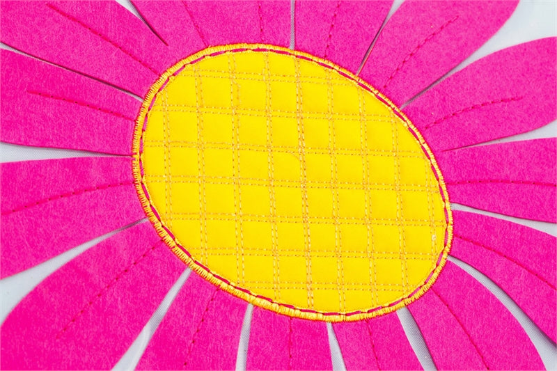 Welcome Daisy Applique Seasonal House Flag; Polyester